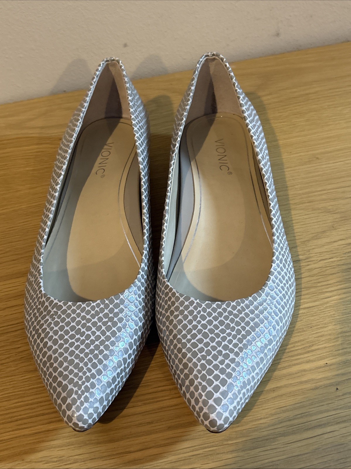 VIONIC Lena Embossed Silver Pointed Toe Flats Com… - image 2