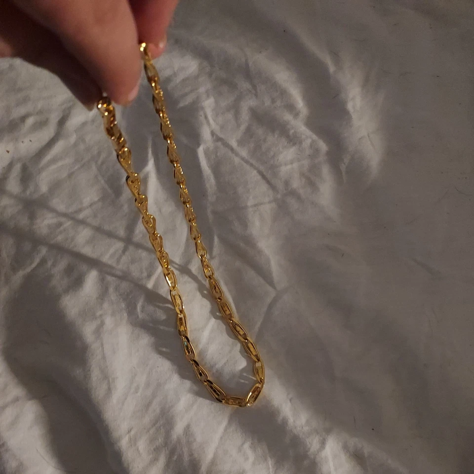 Collar estilo serpentina con circonio cúbico Foto 4 de 4