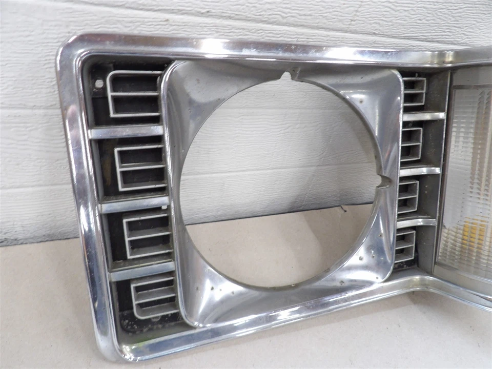 福特 GRANADA 1975 LH 驱动器侧灯门挡板 CHROME TRIM 原始设备制造商 — 第 4/4 张图片