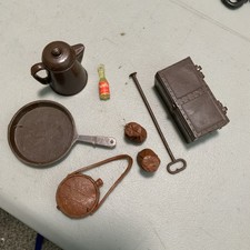 Cafetera vintage de 1960 Marx Johnny West Camp, sartén, cantimplora, caja, bolsas, etc.