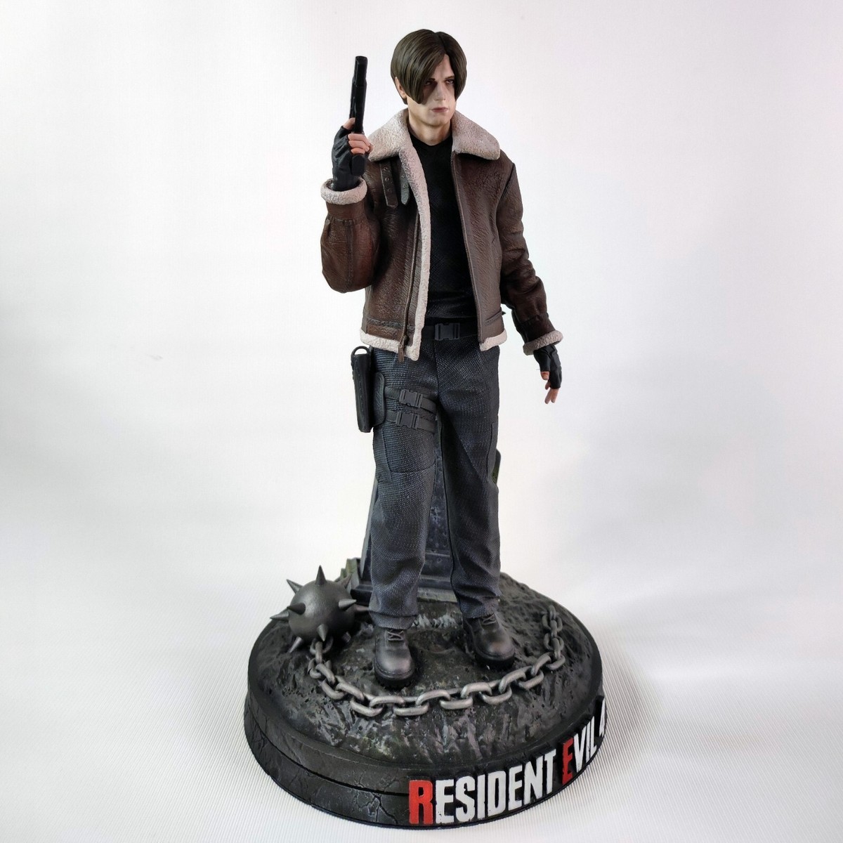 resident evil フィギュア４点セット Resident Evil 4 - Leon Kennedy vs. Chainsaw Villager 1/4 Scale