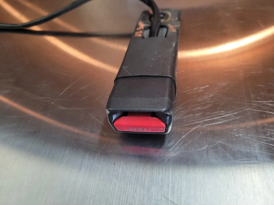 Cinturón de seguridad delantero L o R negro hebilla 05-09 Trailblazer Envoy Rainier 19148786 OEM Foto 2 de 4