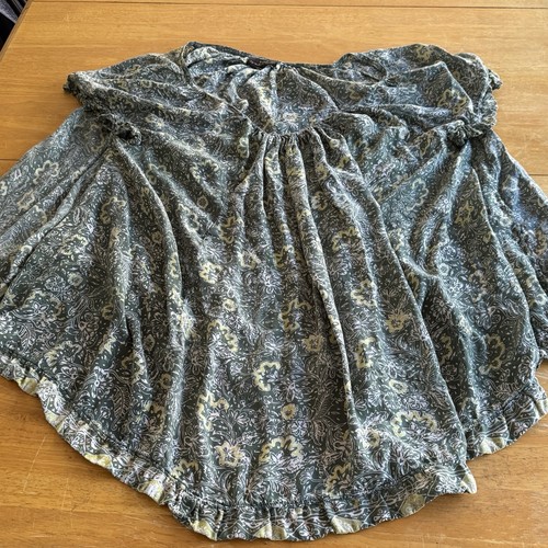 Natalie Martin Top Size M/L 24” P2P Green Very Short Sleeves w Ruffled Ends