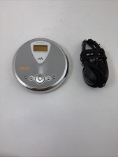 Sony Walkman D-NE300 Atrac3plus MP3 CD Player Portable Silver w Headphones