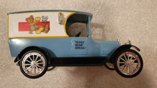 Liberty Classic 1916 Studebaker PanelTeddy Bear Bread 1:25 Scale Die Cast Bank