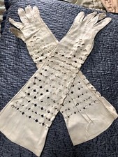 SCARCE VTG 1930s Butter-Soft SUEDE KID LEATHER FLAPPER Gloves CUT-OUTS -RNSTNS