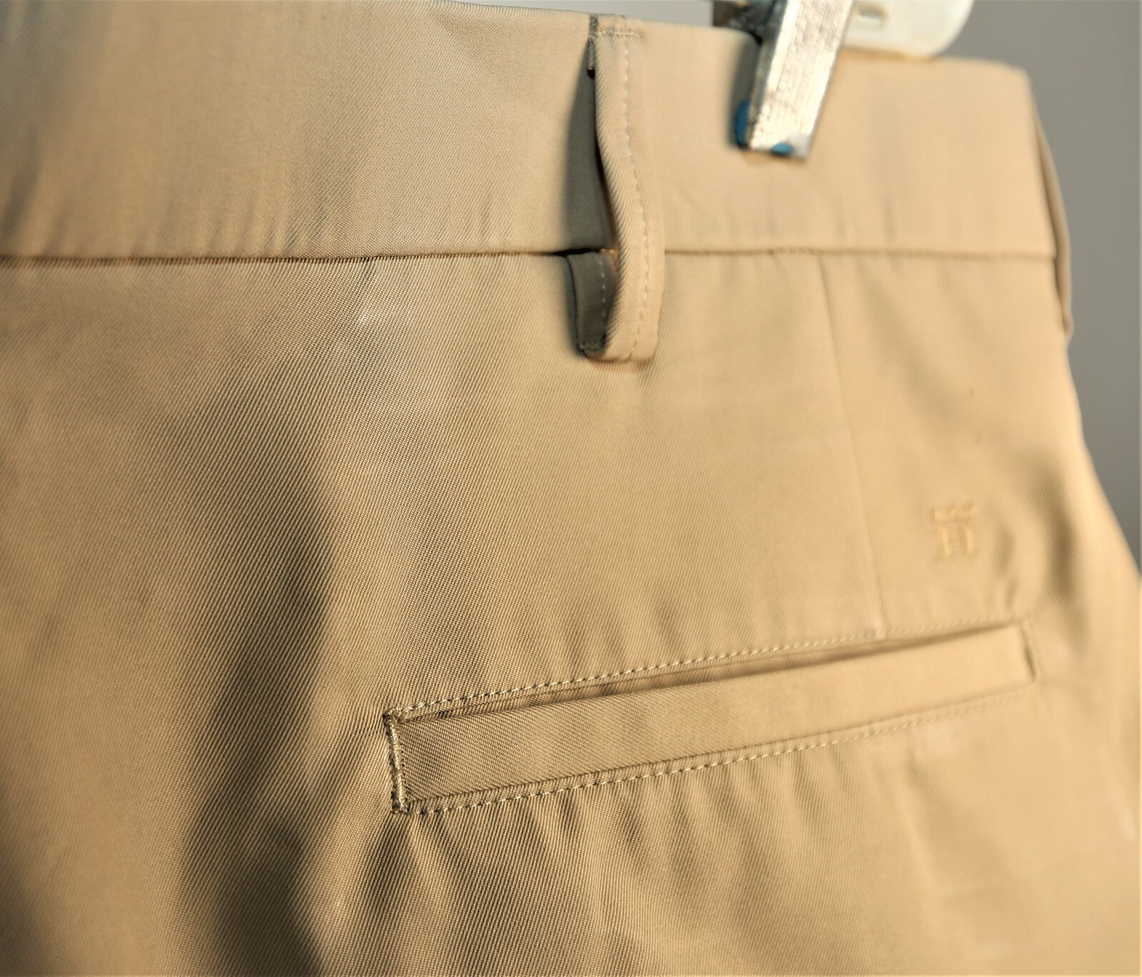 Haggar Men's Dress Pants Beige Straight Fit Flat Front 38 x 32