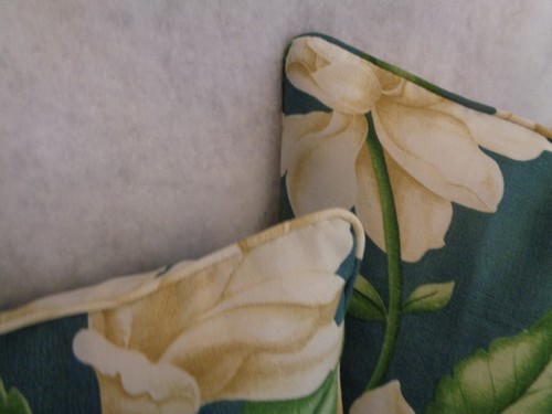 GRANDIFLORA BY ARTHUR SANDERSON 1 PAIR 18"CUSHION COVERS STUNNING DESIGN - Picture 4 of 4
