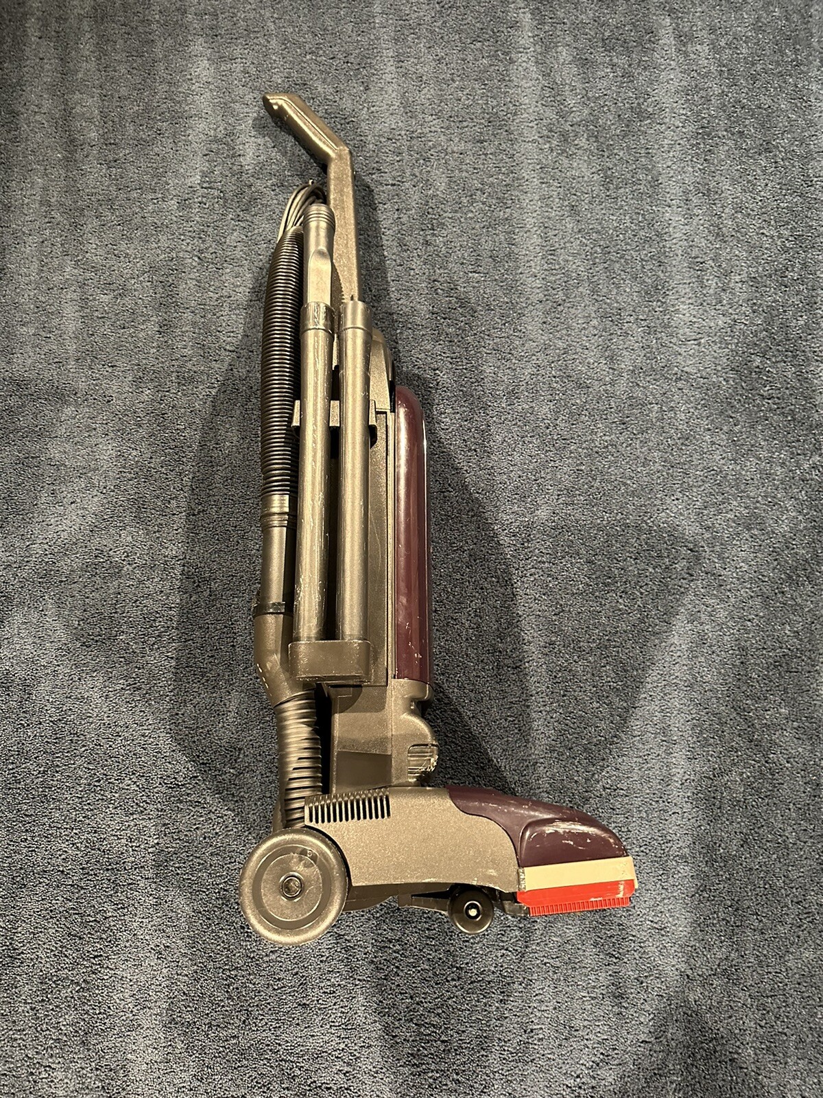 Vintage Old Style Hoover WindTunnel Legacy Tempo Bagged Upright Vacuum