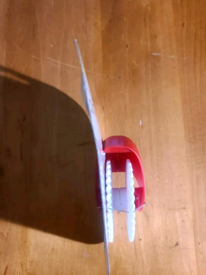 Talisman Designs Pastry Wheel Pie Crust Cutter, Red -New In Package  - Image 4 of 4