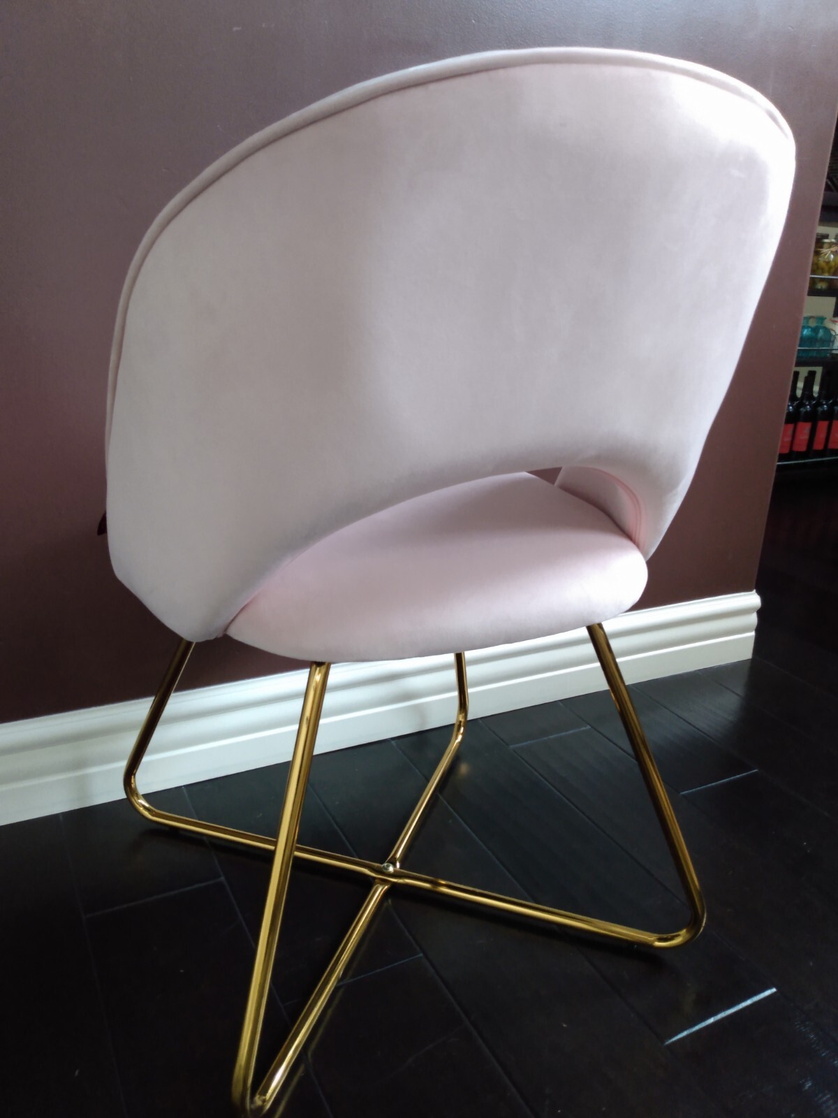 Velvet Comfy Pink Accent / Lounge Chair - gold legs great condition super clean