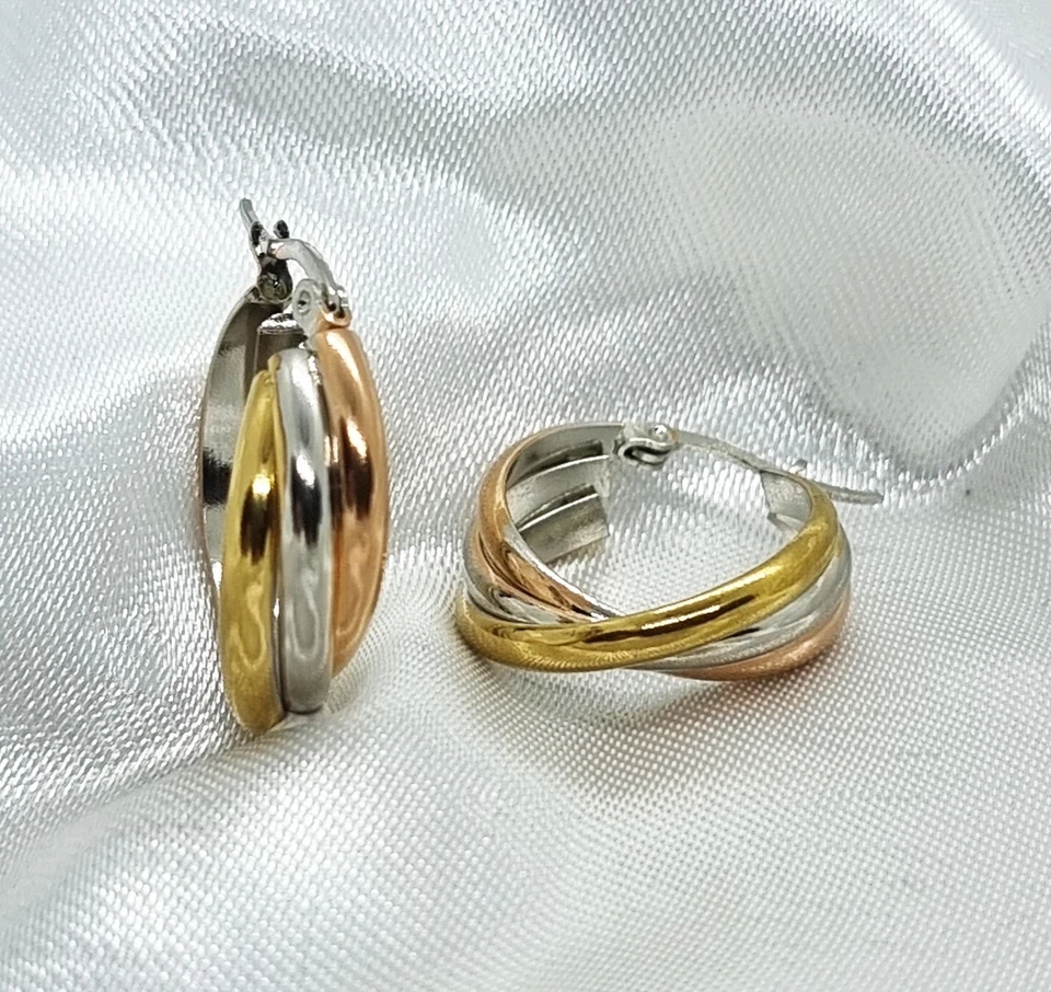 Orecchini donna a cerchio in acciaio inox intrecciati tricolore argento rame oro - Immagine 4 di 4