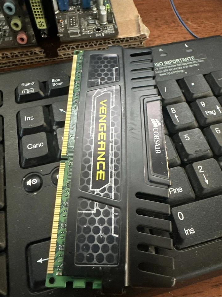 Ram DDR3 8GB (1x8GB) Corsair Vengeance CMZ8GX3M1A1600C9 - Immagine 4 di 4