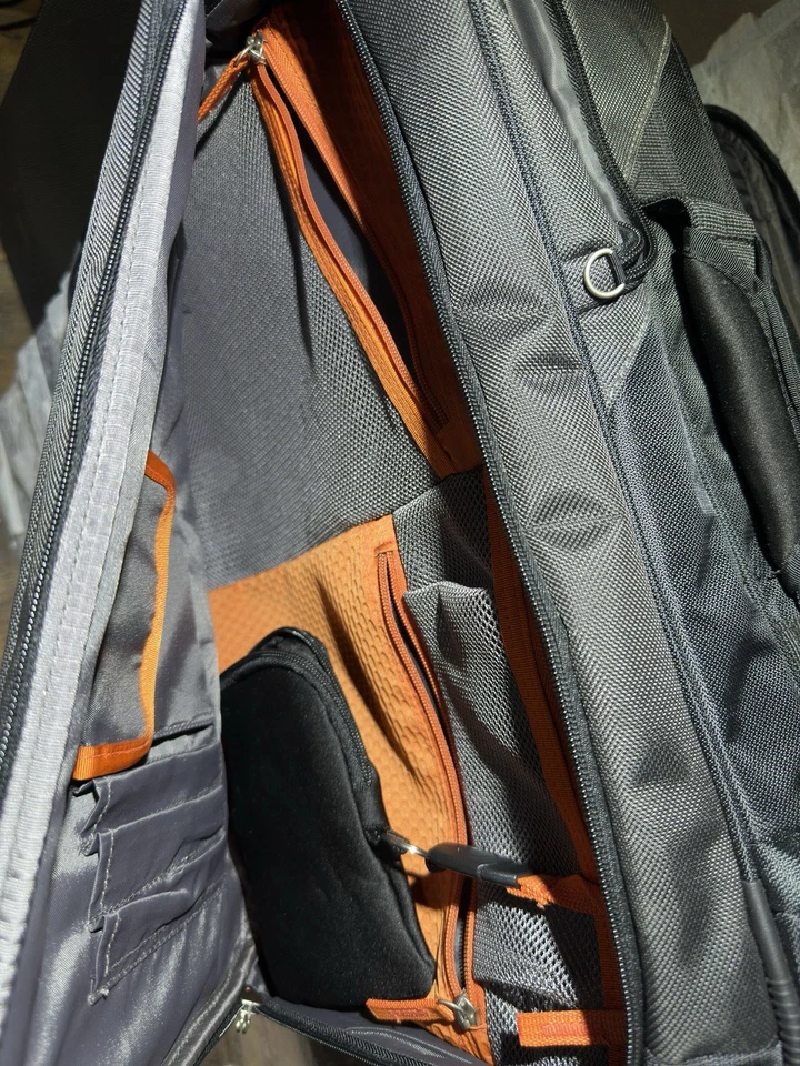 Antler Ultimate Traveller 多用途商务包 带背包和肩带 — 第 2/4 张图片