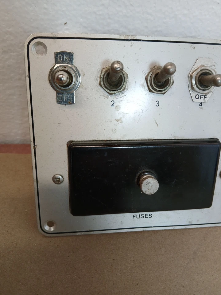 Vintage Marine Boat Parts vetus switch panel model 481 - Image 4 of 4