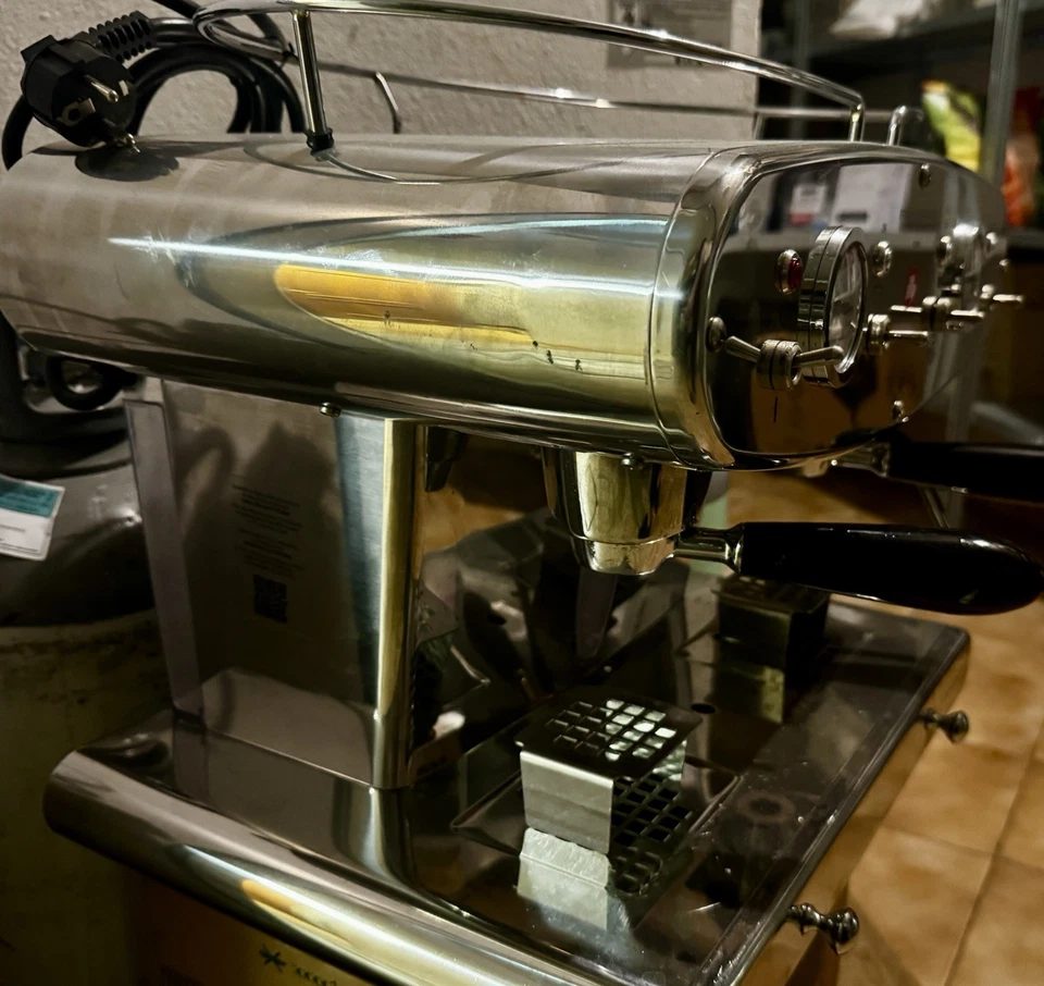 Macchina Da Caffè Professionale A Capsule - Immagine 2 di 4