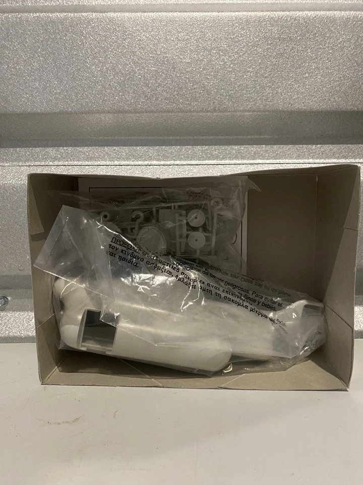 AMT/Ertl Amarillo Submarino The Beatles Vintage 1999 Modelo Kit #30097 Caja Abierta Foto 2 de 4