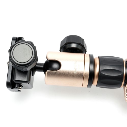 MeFOTO DayTrip Tripod A0320 Kit w/ Q00 Ball Head - Picture 13 of 14