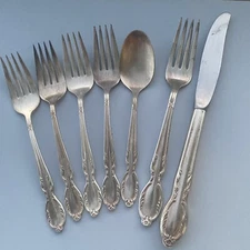 Silverplate Flatware William Rogers International Lot “Precious Mirror” Pattern