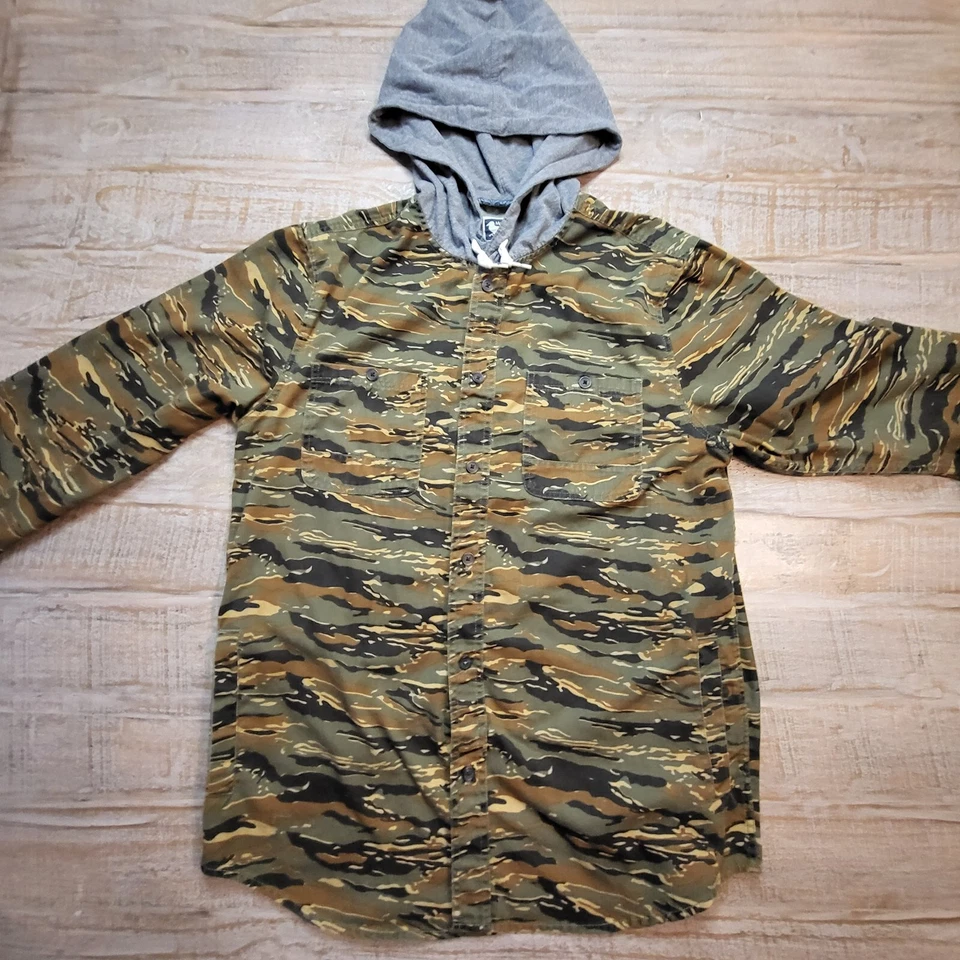 Modern Amusement Button Down Hooded Woodland Tiger Camo Shirt Jacket Size M - Image 2 of 4
