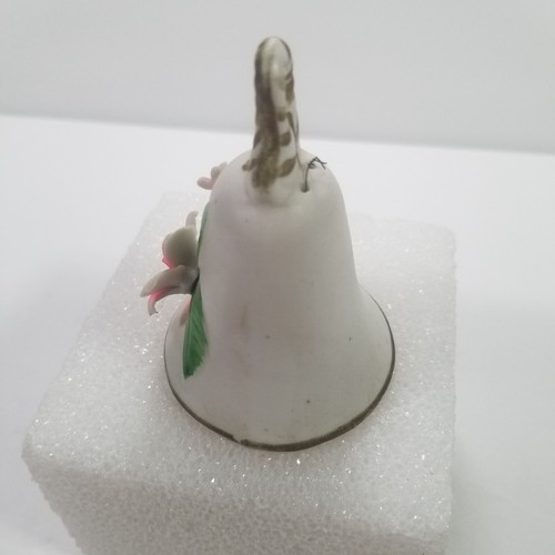 Bisque Bell Vintage 1979 Porcelain with Roses made in Taiwan for Spencer 3 1/2” - Picture 3 of 11