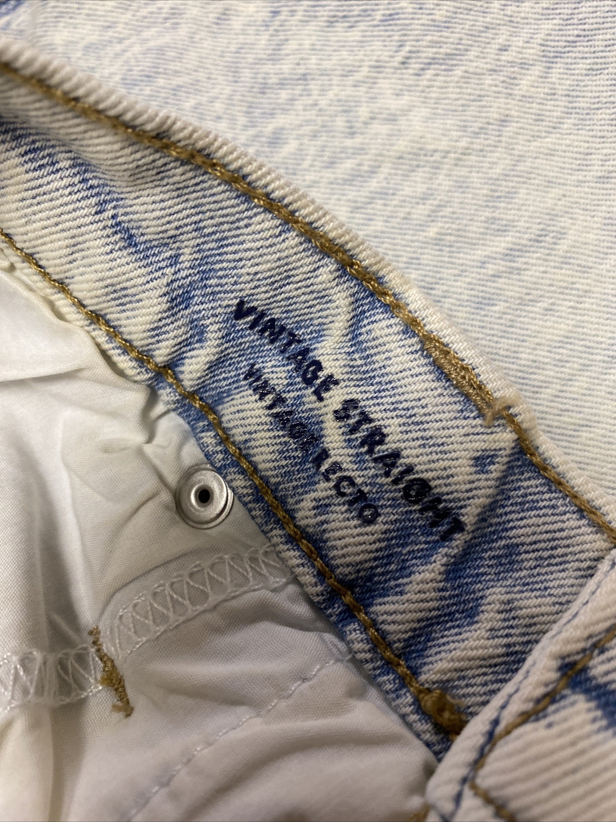 Women’s Universal Thread Stonewashed Blue Jeans 1… - image 6