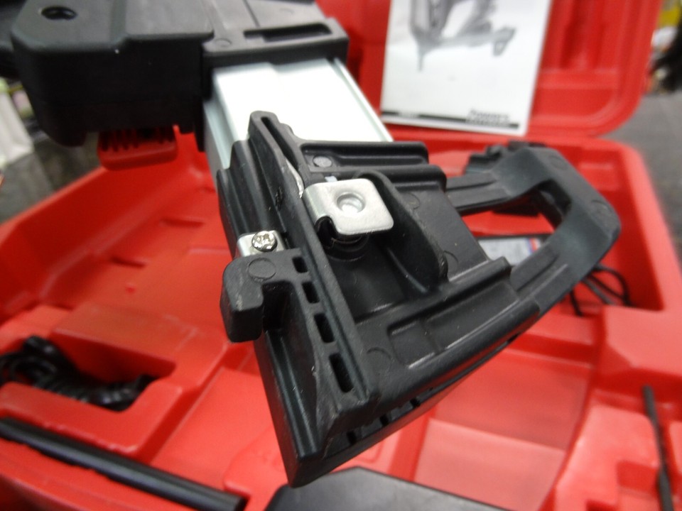 Powers TRAKIT C5 DT Gas Fastening Tool Nail Gun 1 battery, Charger