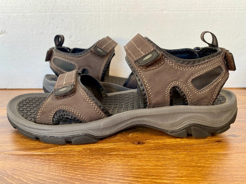 Khombu Barracuda Men’s 11 Brown Sport Outdoor Sandals Hook Loop & Strap Closure