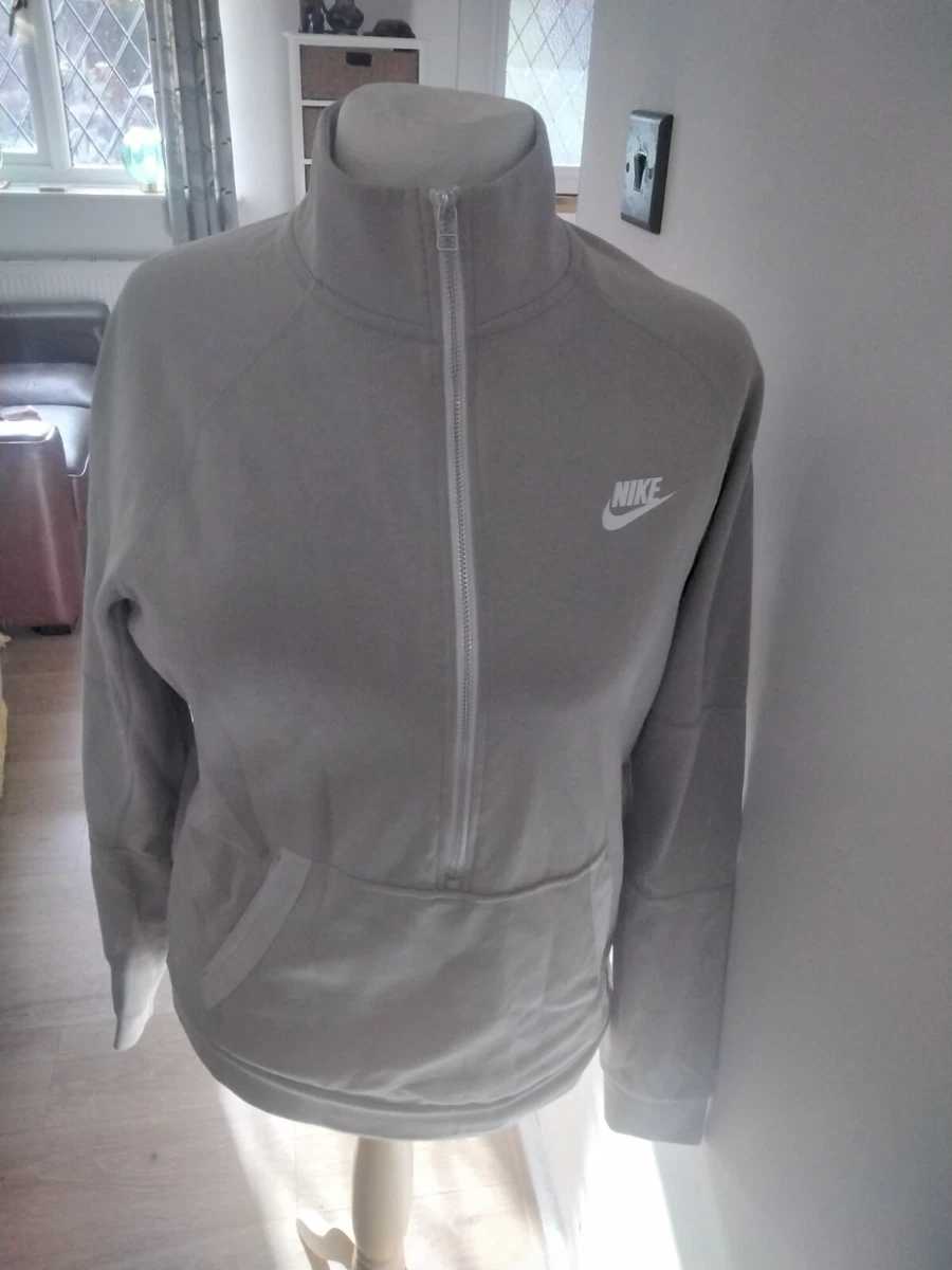 Beige shop nike jumper