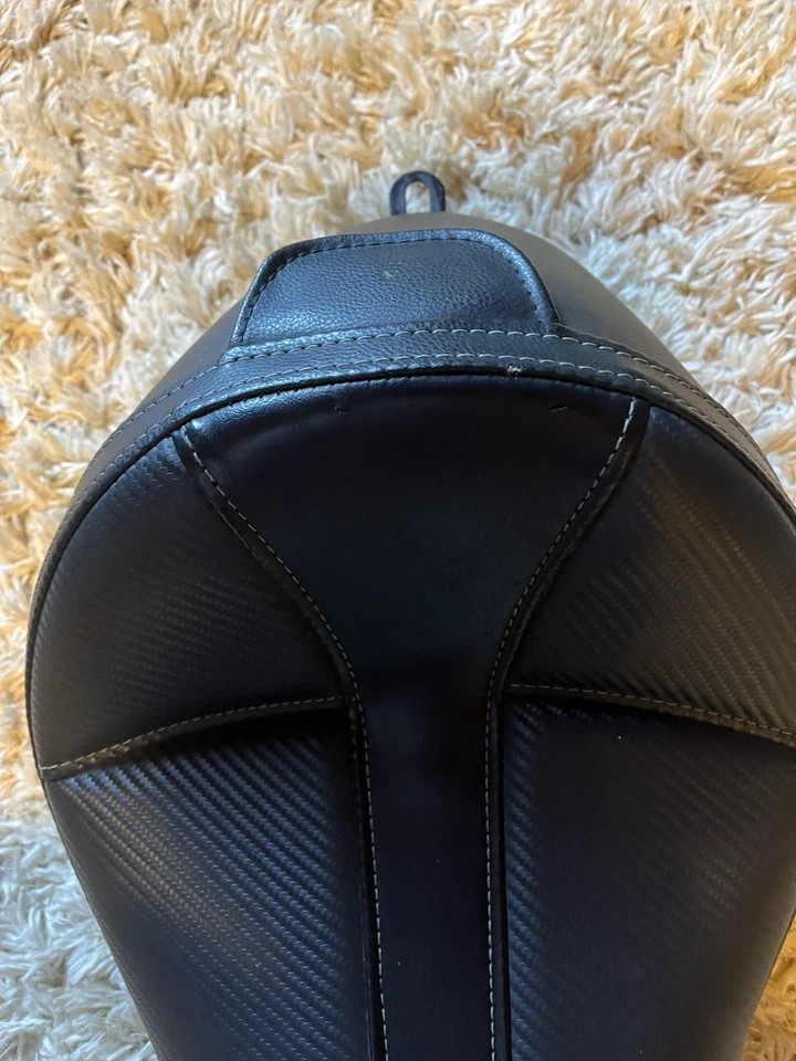 Saddlemen Dominator Solo Seat Harley Davidson 2004-2022 Black 3.3 gallon tank   - Image 4 of 4