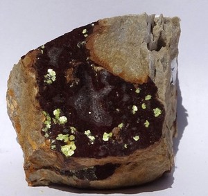 Fluorescent METAUR*NOCIRCITE--Davier mine, South Dakota--80Kcpm Ludlum Model 3!