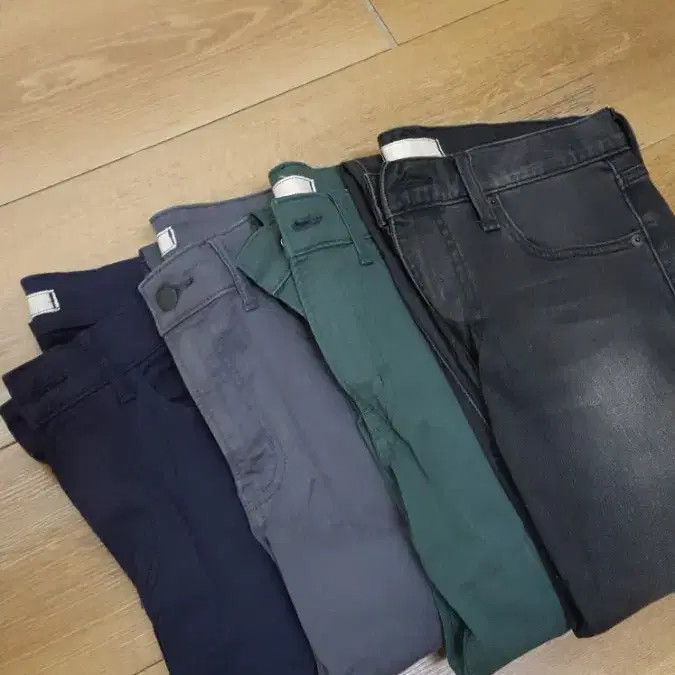 Uniqlo New Men's Pants, Size 30, Assorted Colors thumbnail 3