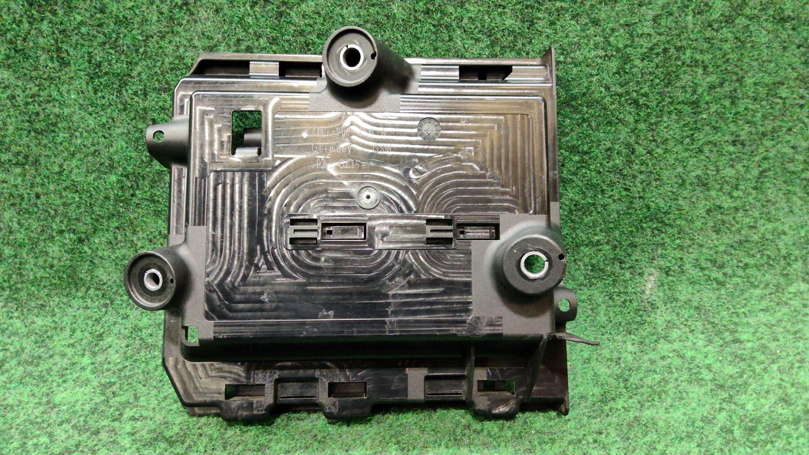 2016-2024 Audi Q7 Quattro Retainer For Control Unit Oem 4m0907650a
