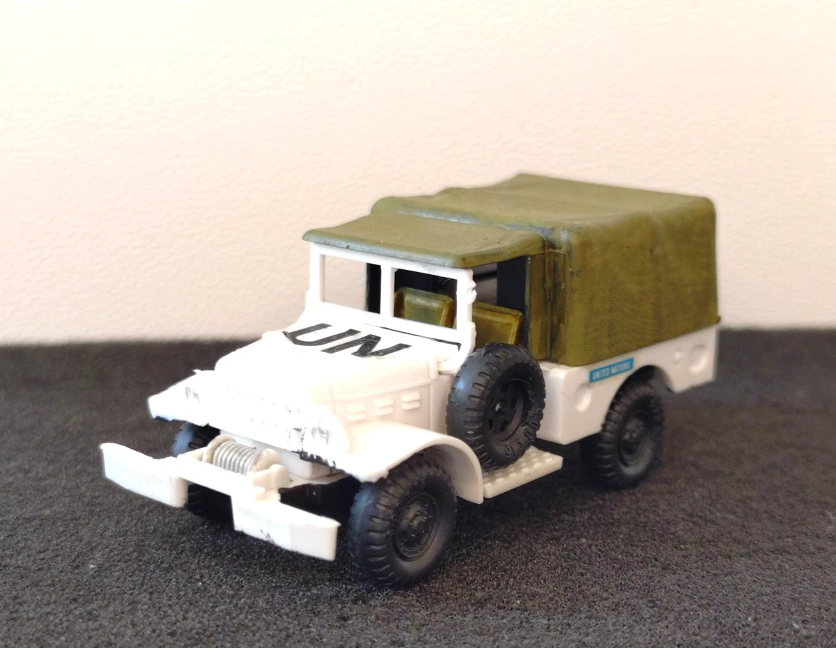 ROCO MINITANKS - FUCHS TPZ 1 amphibie militaire 6x6 réf. 306 HO 1/87