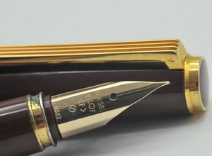 Vintage Pilot Deluxe Fountain Pen 14K Fine Nib Burgundy w/ Converter Exc A0902