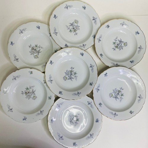 Fine Bohemian China "Wild Flower" Rimmed Soup Bowls (7) Czechoslovakia - Picture 5 of 6