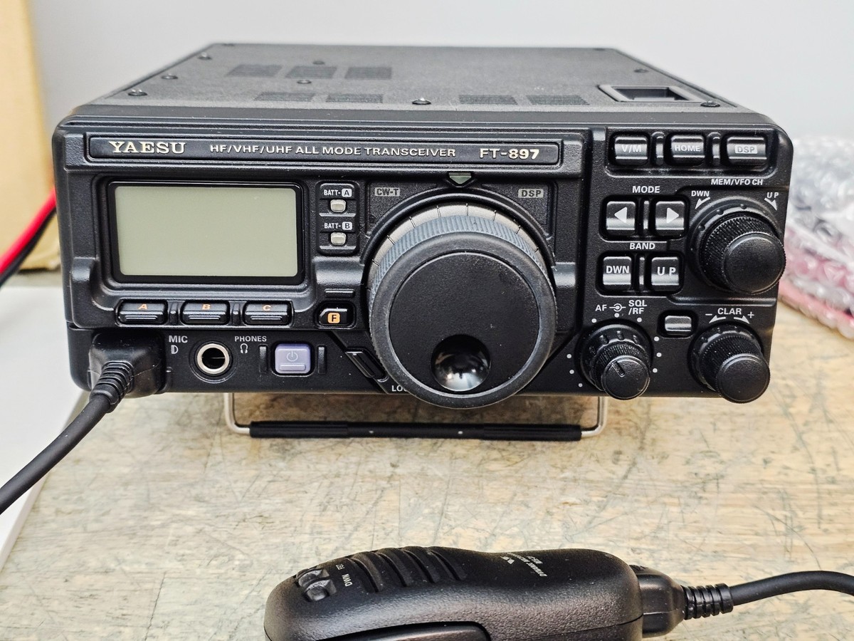 Yaesu FT-897Dトランシーバー ブラック Yaesu FT-897D Ham Radio Transceiver - Black for sale online