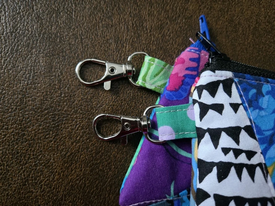 2 MINI BOLSAS CON CREMALLERA KAFFE FASSETT TELAS GRAN IDEA DE REGALO TARJETAS MONEDAS GOMA Etc Foto 3 de 4