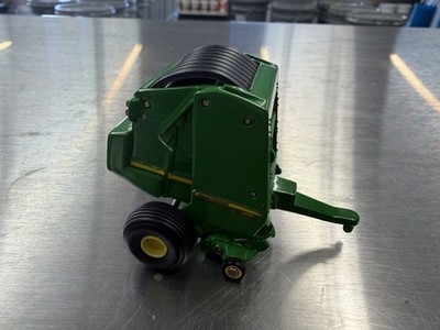 ERTL 164 JOHN DEERE 569 BALER FOR TRACTOR