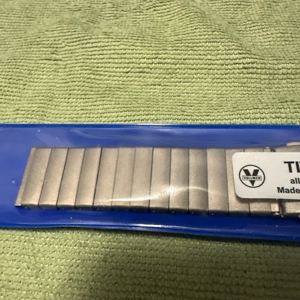 Pulseira de relógio Vollmer titânio titânio 20 mm largura do lugar - 7 polegadas de comprimento - Imagem 3 de 4