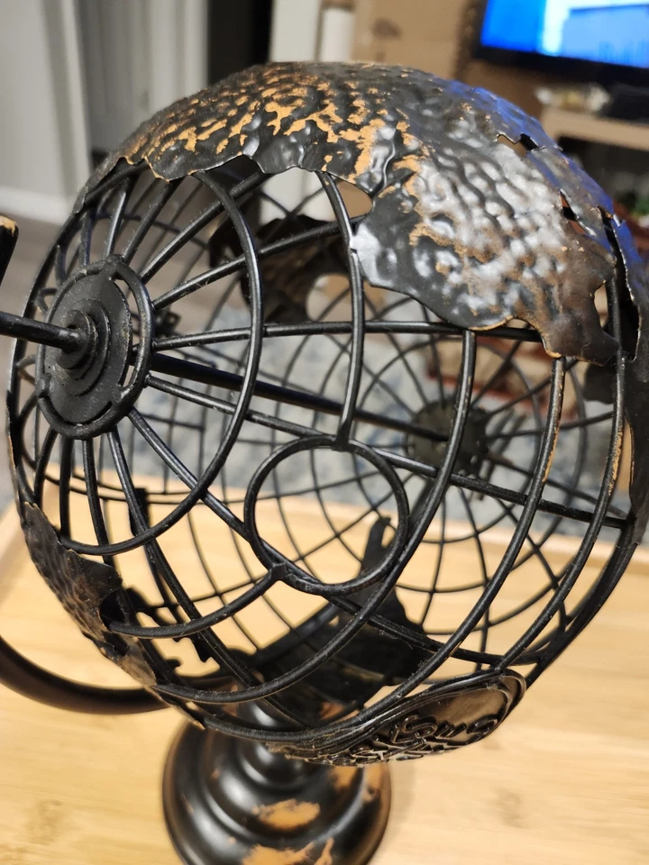 Gaiola de cortiça para vinho metal globo de colecionador "Corks Of The World" tom bronze/latão nova com etiquetas - Imagem 4 de 4