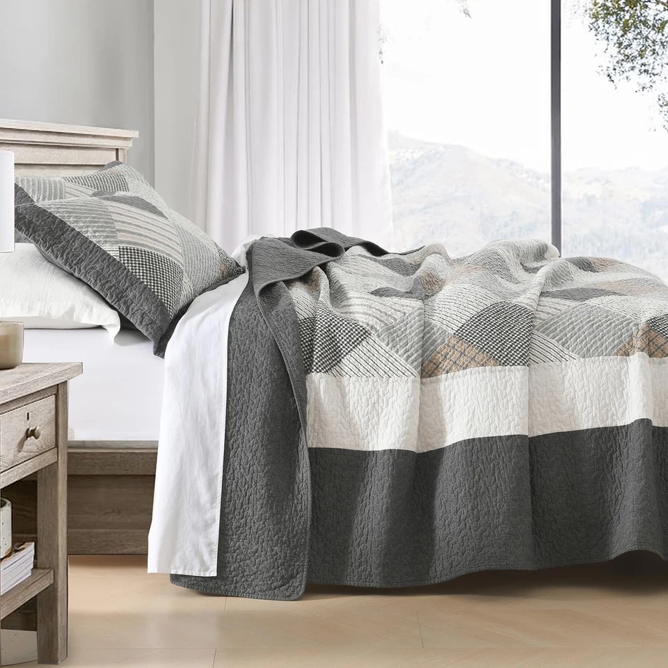 Quilt King Size - 100% Cotton Quilt Set with Matching Shams, Plaid Design Far... - Image 4 of 4