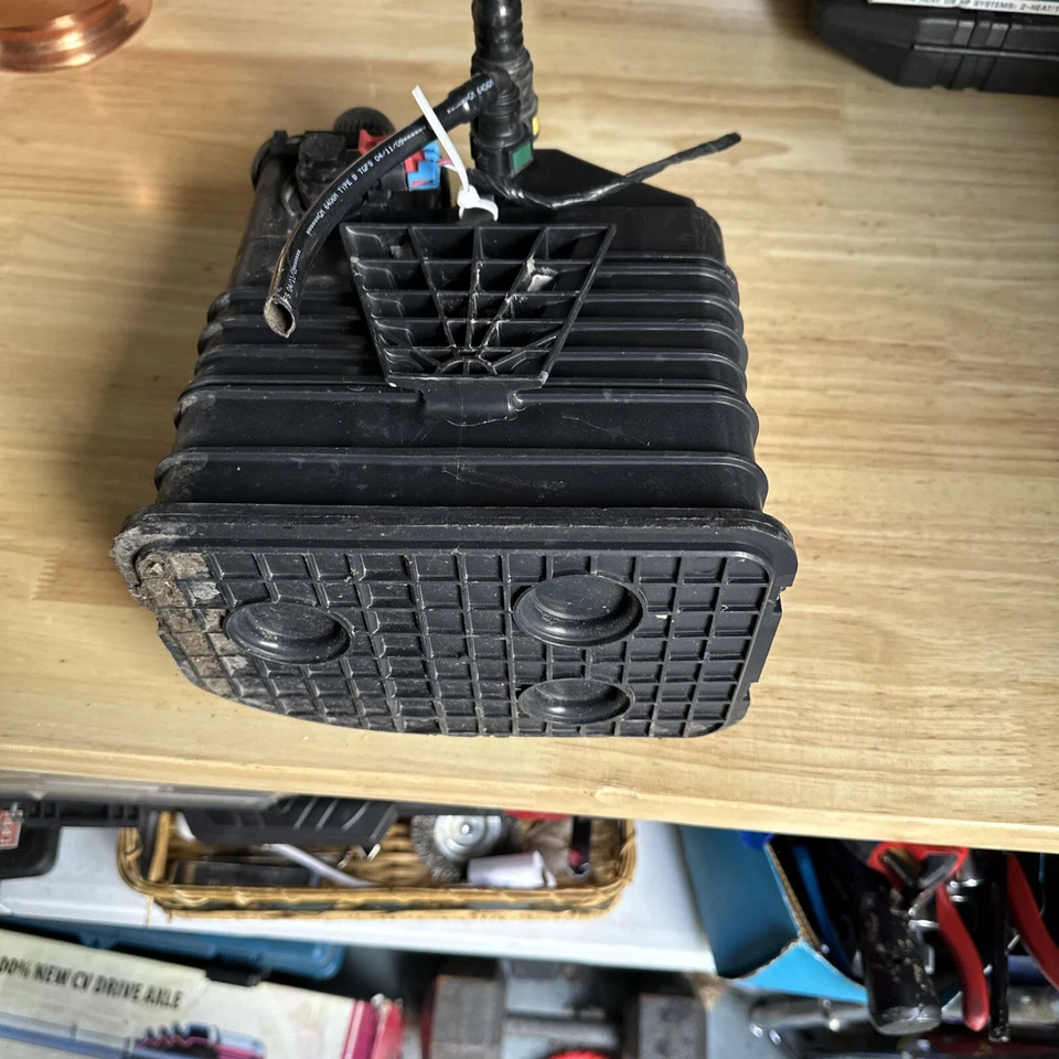 Контейнер угольный пар топлива 1,8 л 2013 2014 2015 2016 Chevrolet Cruze - Изображение 3 из 4