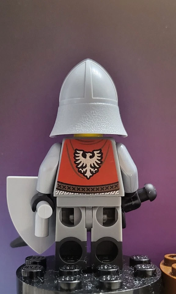 LEGO BAM Exclusive Black Falcons Knight Minifigure *NEW* - Image 2 of 2