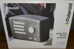 polaroid retro style wireless speaker