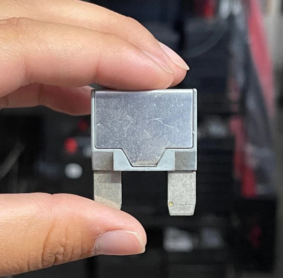 BUSTO CB1911-40 12V F20 40A Foto 3 de 3