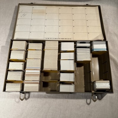 Vintage 35mm Slides Several Hundred In Case ￼Unsearched 1983 Vacation To England