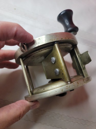 Antike PFLUEGER OCEANIC Brandungsguss Freispulenrolle Patente nur ausstehende Teile - Bild 6 von 9
