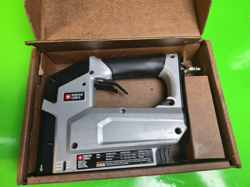 Grapadora corona neumática Porter Cable modelo TS056 3/8" usada muy buena pistola grapadora Foto 2 de 2
