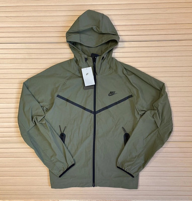 nike windbreaker material